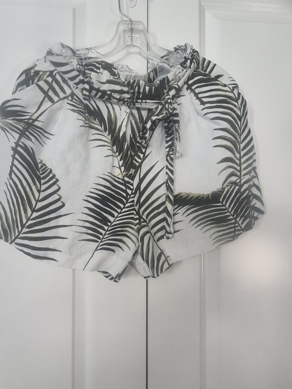 Women HM Summer White Shorts with Green Palm Print Size6